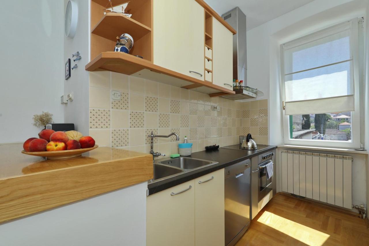 Lovely Rita'S Sibenik - Apartment City Center With Central Heating Exterior photo